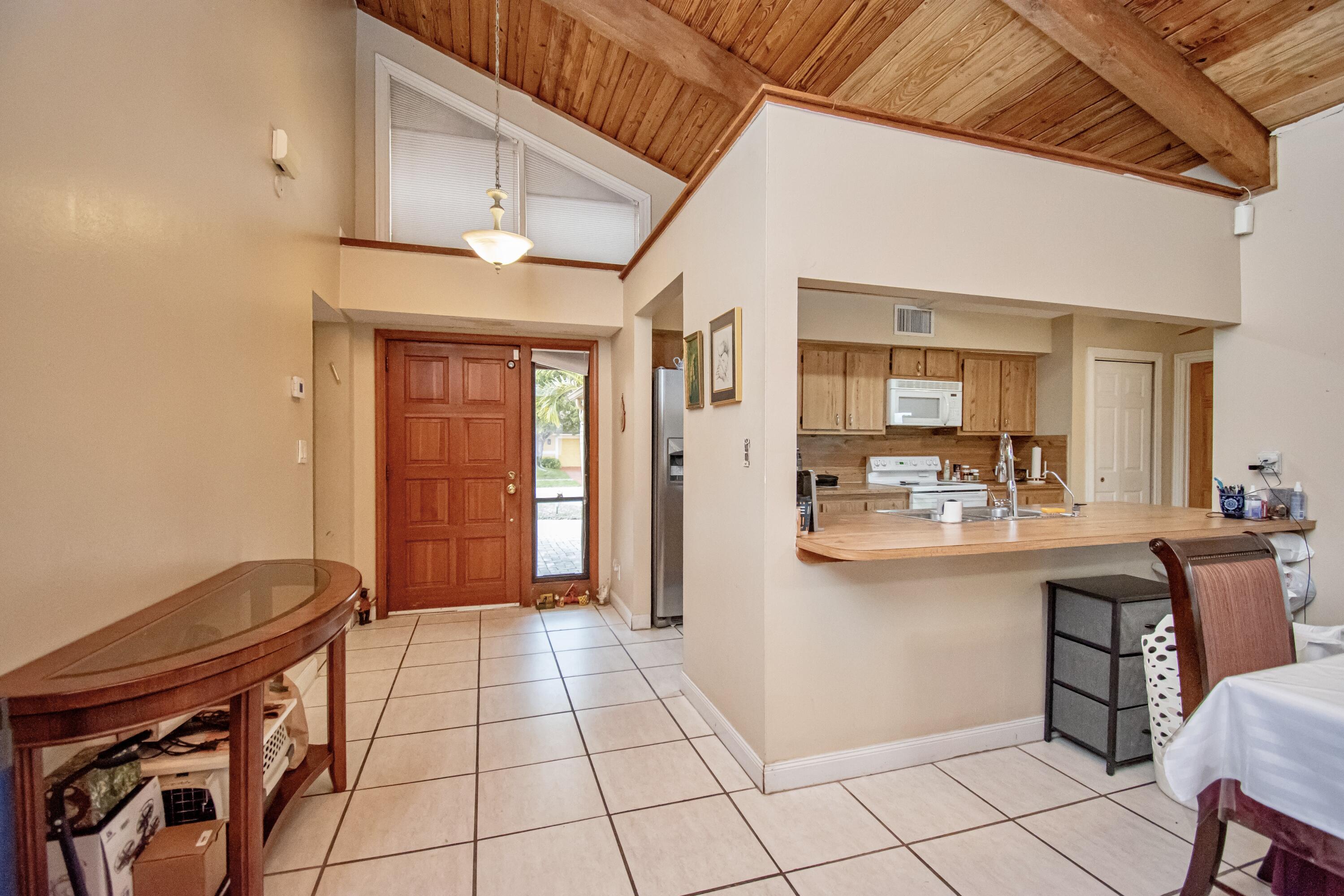 21566 Arbor Way Boca Raton, FL 33433 - Photo 22 of 40 0BD44CAE-B913-4C04-AF05-45275467273A