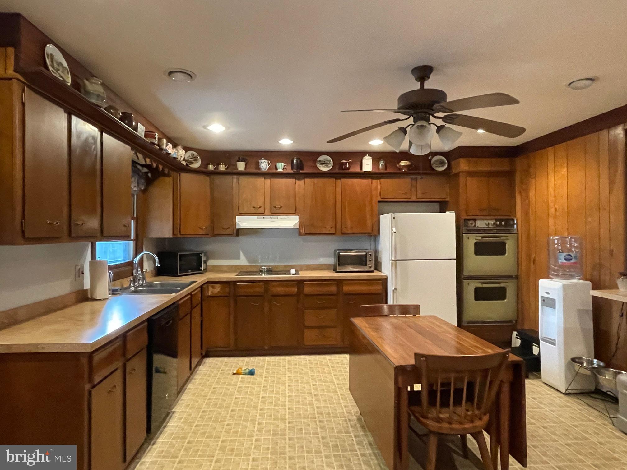 52 Ridge Avenue Phoenixville, PA 19460 - Photo 13 of 20 Gallery Image 13