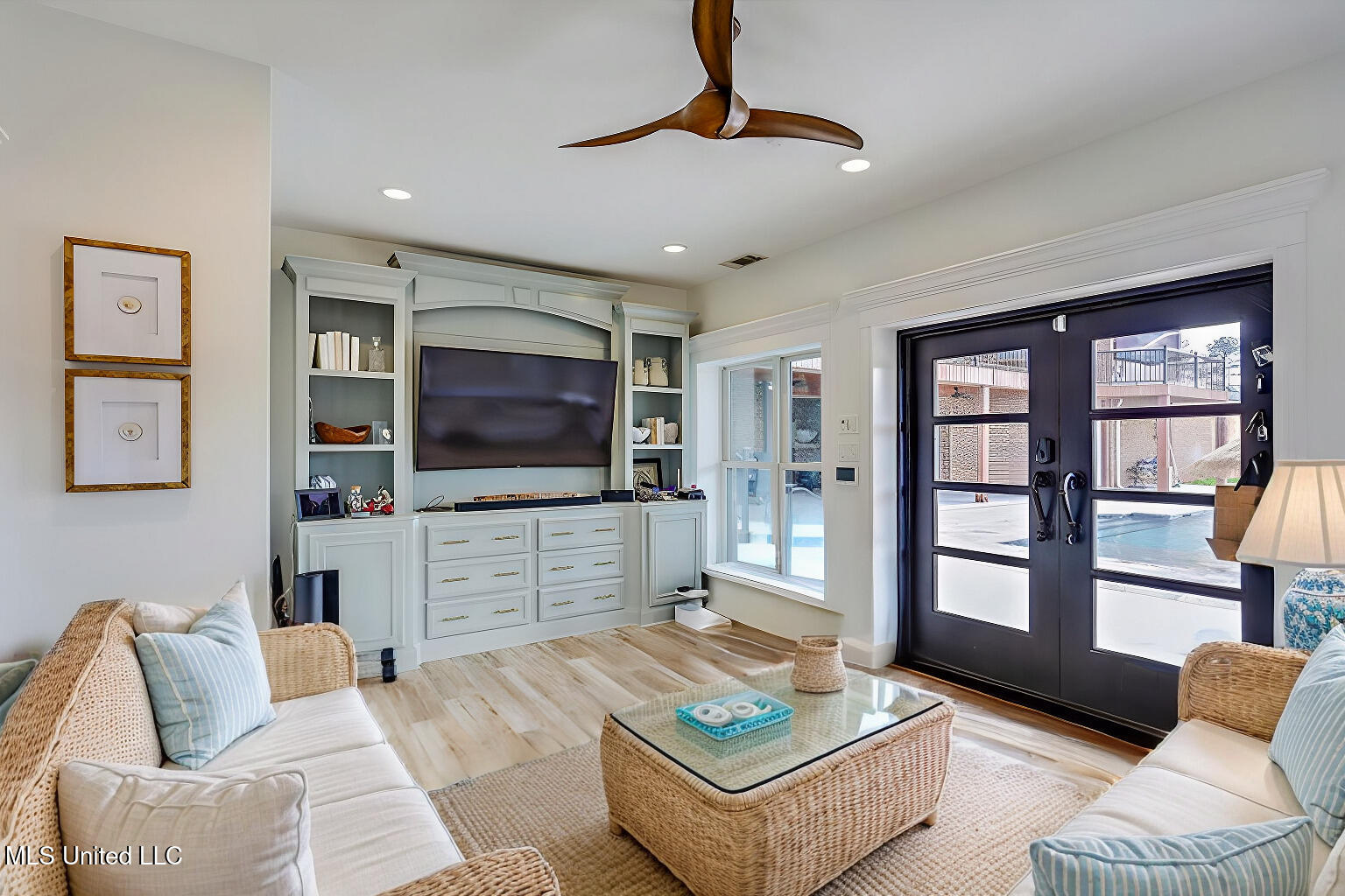 1050 Somerset Road Southeast Bogue Chitto, MS 39629 - Photo 84 of 110 084-1050-Somerset-Rd-SE - Living Room -