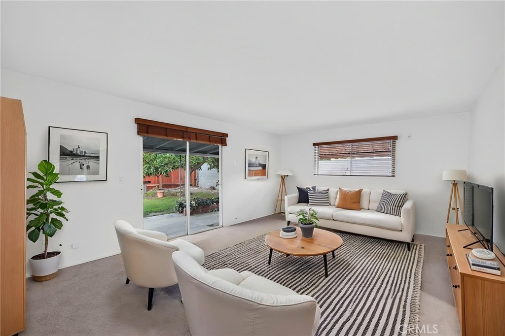 3261 Wallingham Drive Riverside, CA 92503 - Photo 10 of 57 Virtual staging/ living room