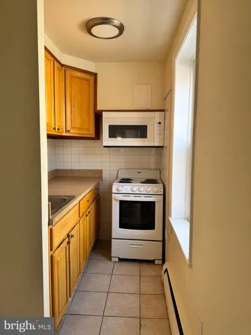$1,000 | 2062 Lombard Street, Unit 2, Philadelphia, PA 19146