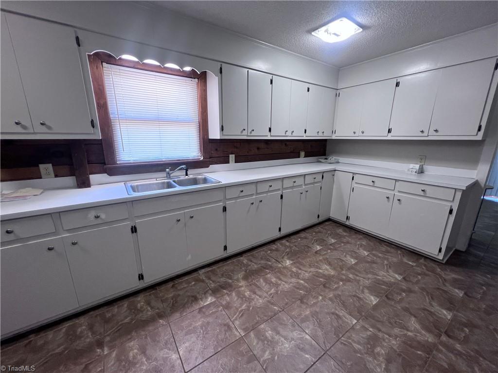 5875 Groometown Road High Point, NC 27263 - Photo 16 of 50