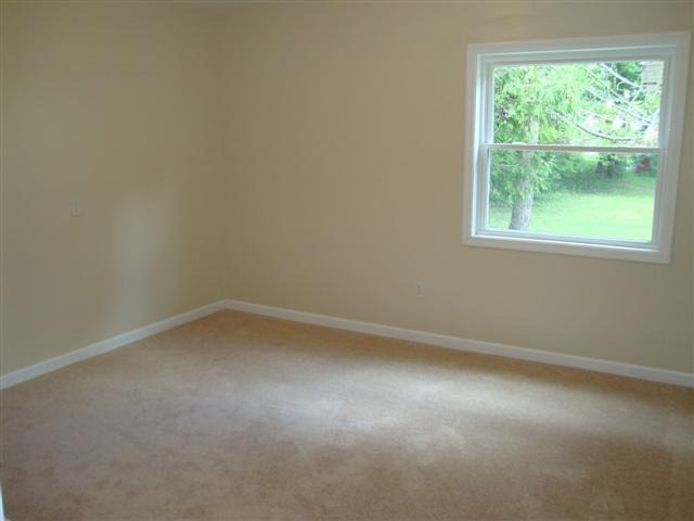 349 Chiswell Road Schenectady, NY 12304 - Photo 8 of 12 Photo 8
