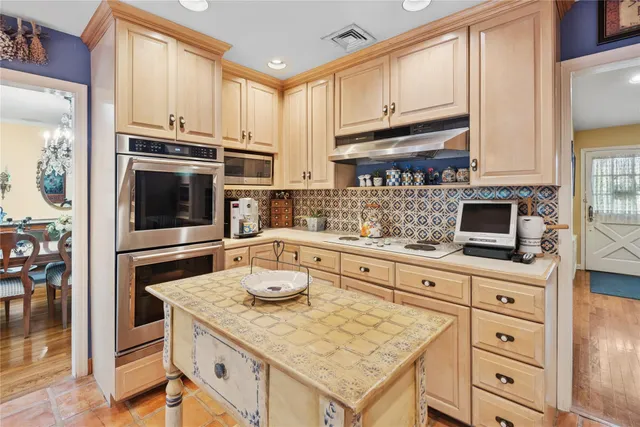 $985,000 | 221 Somerset Drive, Hewlett, NY 11557