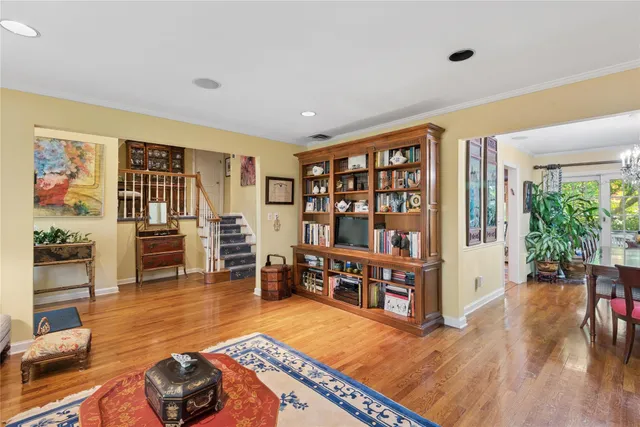 $985,000 | 221 Somerset Drive, Hewlett, NY 11557