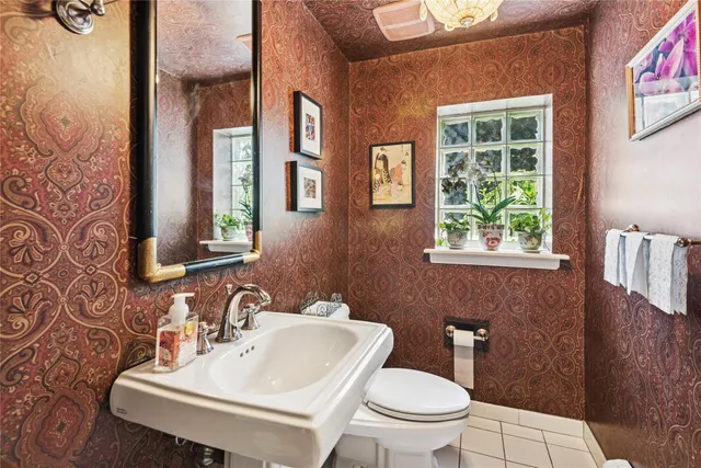 $985,000 | 221 Somerset Drive, Hewlett, NY 11557