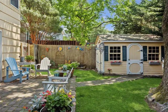 $985,000 | 221 Somerset Drive, Hewlett, NY 11557