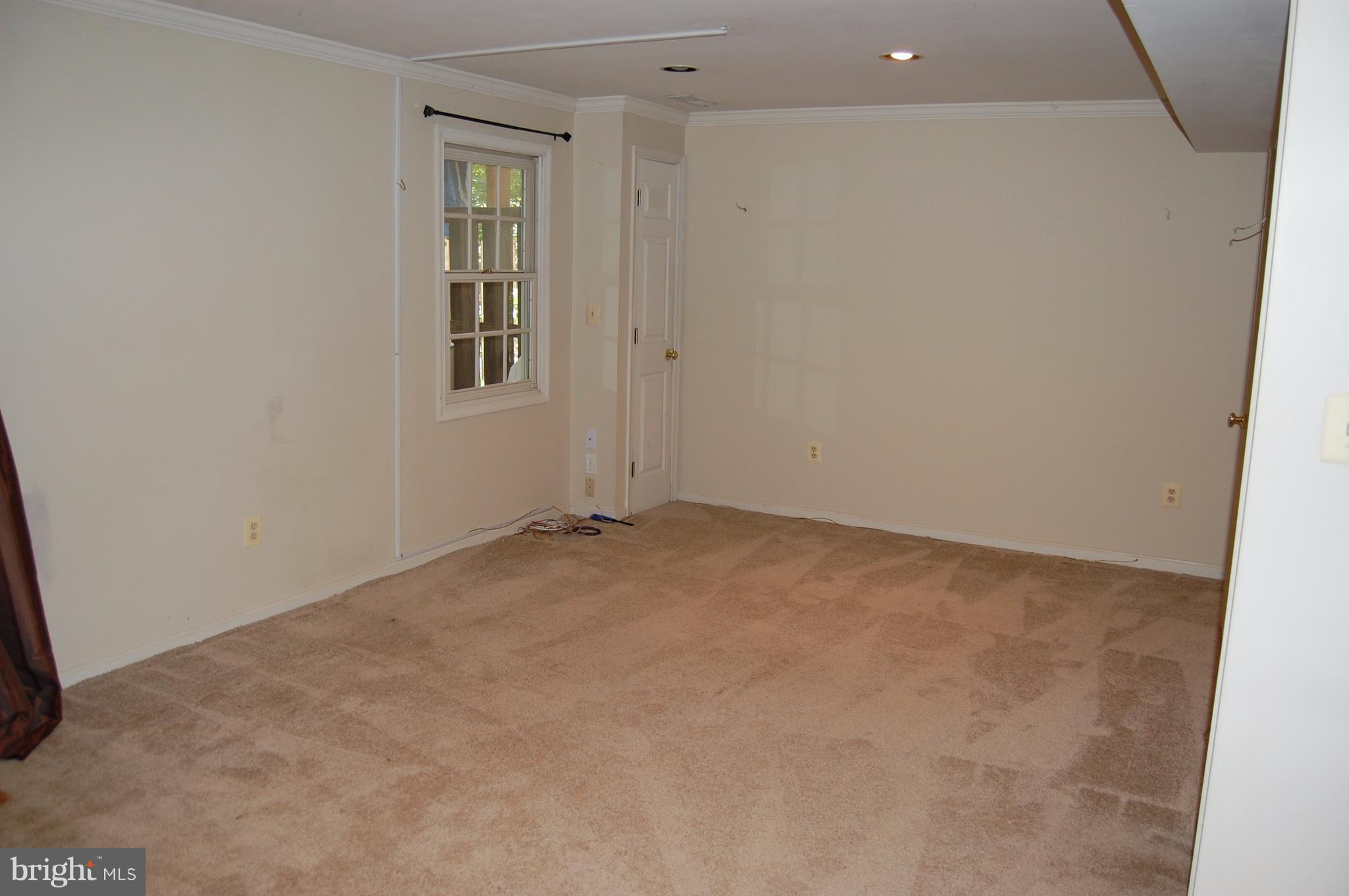 20395 Marguritte Square Sterling, VA 20165 - Photo 26 of 29 Level 1 Family Room
