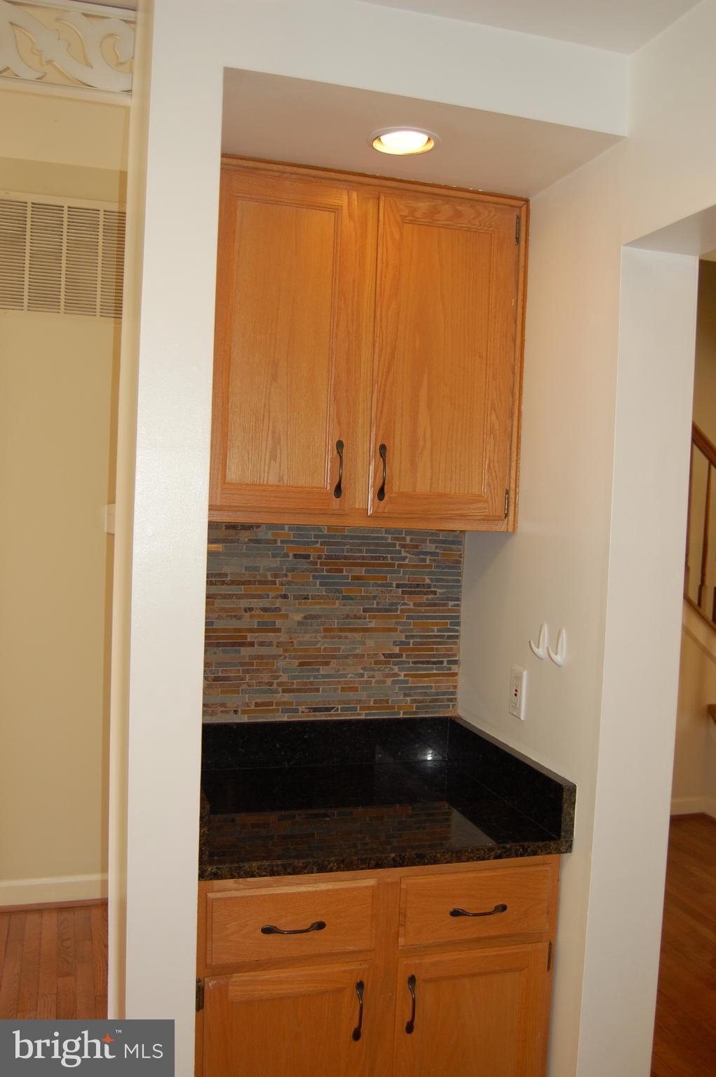 20395 Marguritte Square Sterling, VA 20165 - Photo 5 of 29 Butlers Pantry