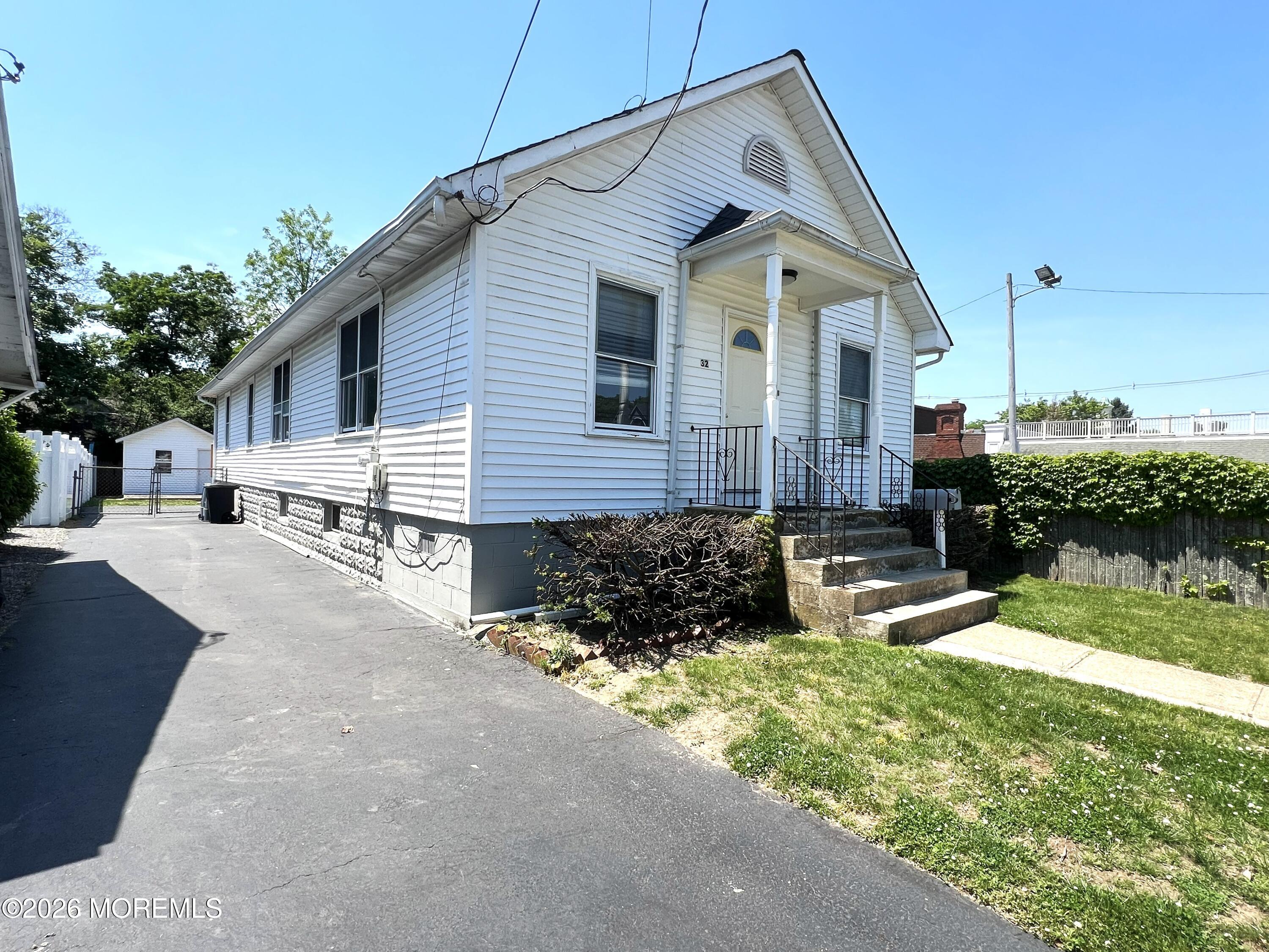 32 Washington Street Rumson, NJ 07760 - Photo 2 of 16 IMG_6845