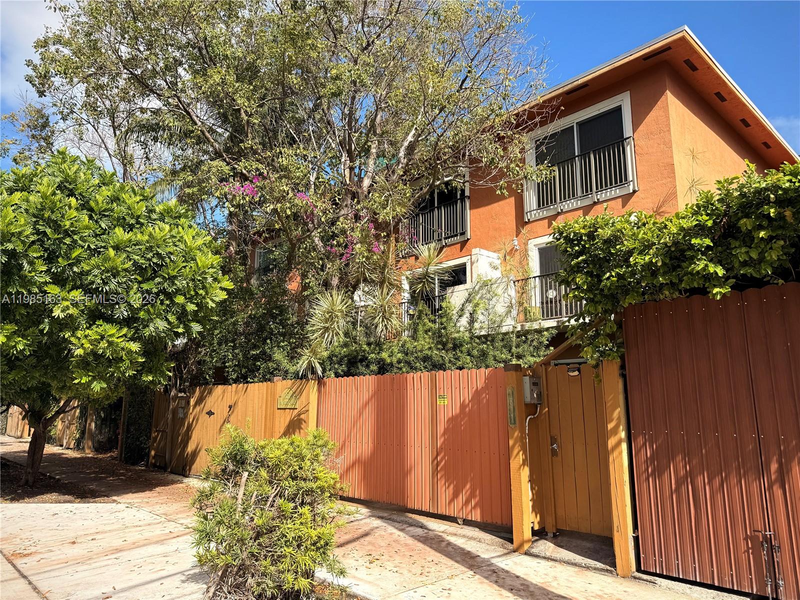 Brickell Roads ll Townhouse