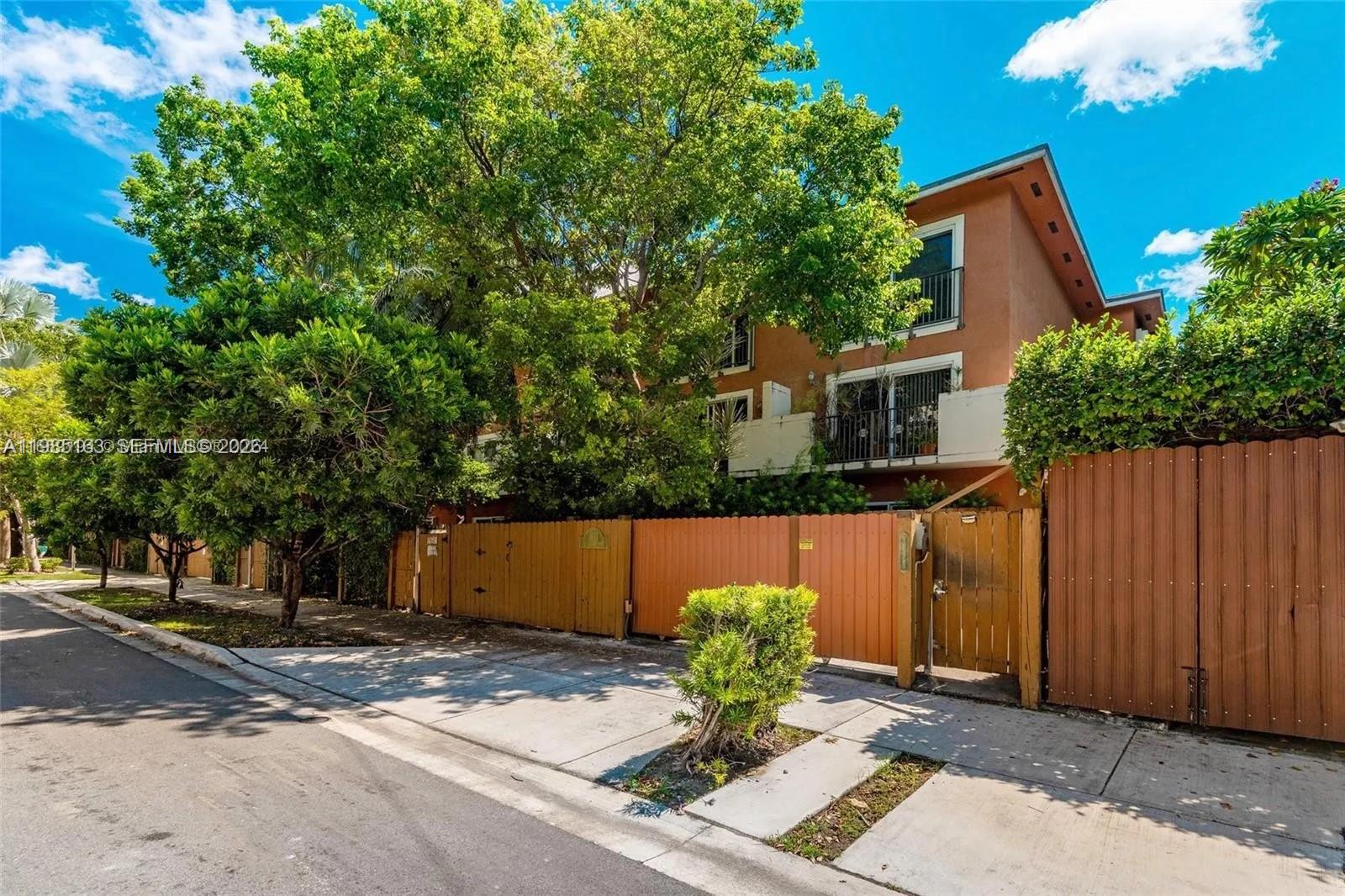 1611 Southwest 2nd Court, Unit AA112 Miami, FL 33129 - Photo 11 of 30 Brickell Roads ll Townhouse