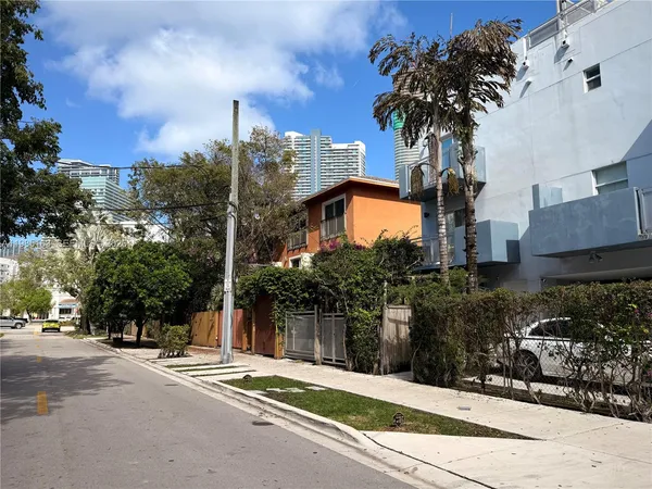 $675,000 | 1611 Southwest 2nd Court, Unit AA112, Miami, FL 33129