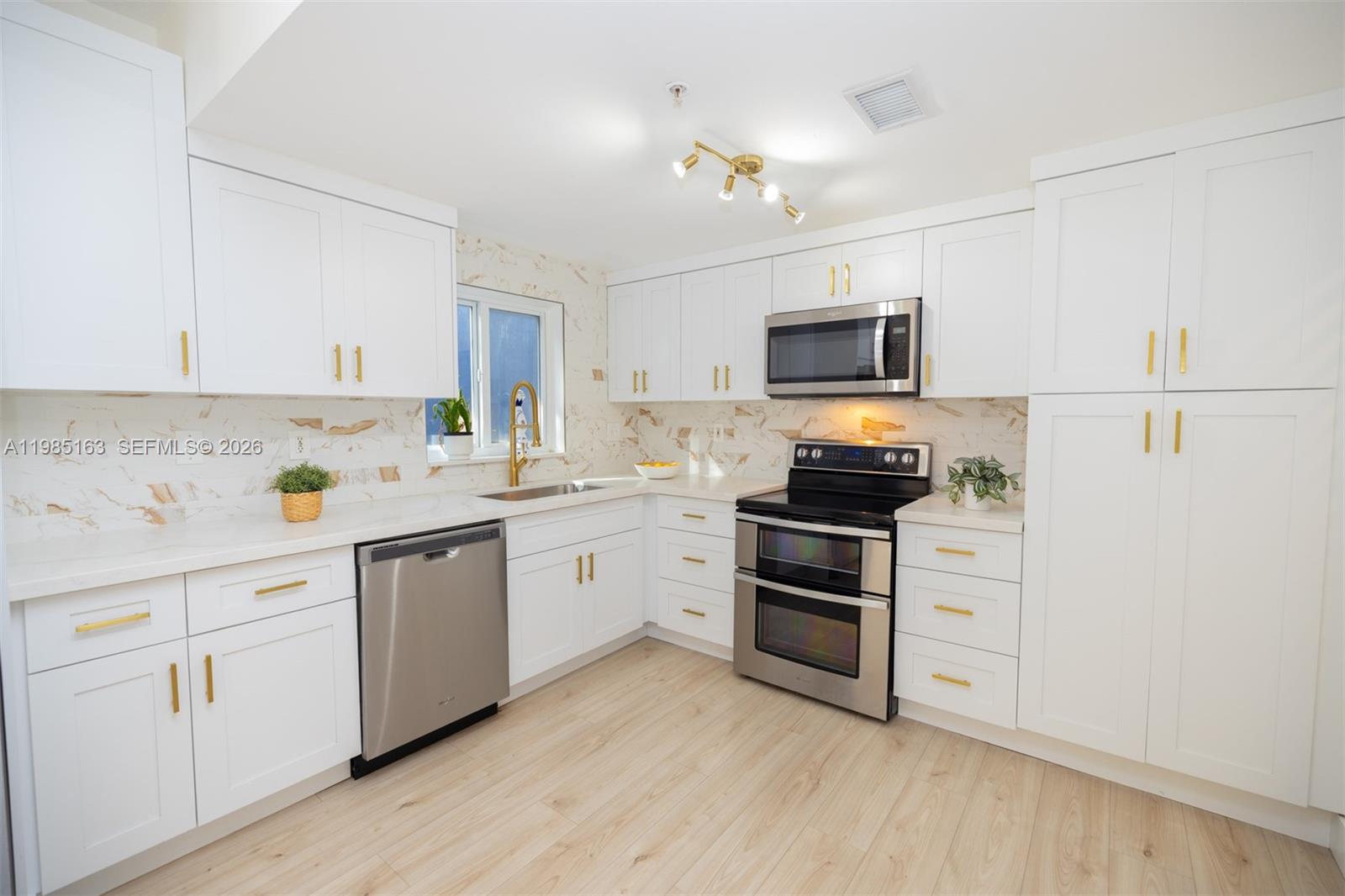 1611 Southwest 2nd Court, Unit AA112 Miami, FL 33129 - Photo 3 of 30