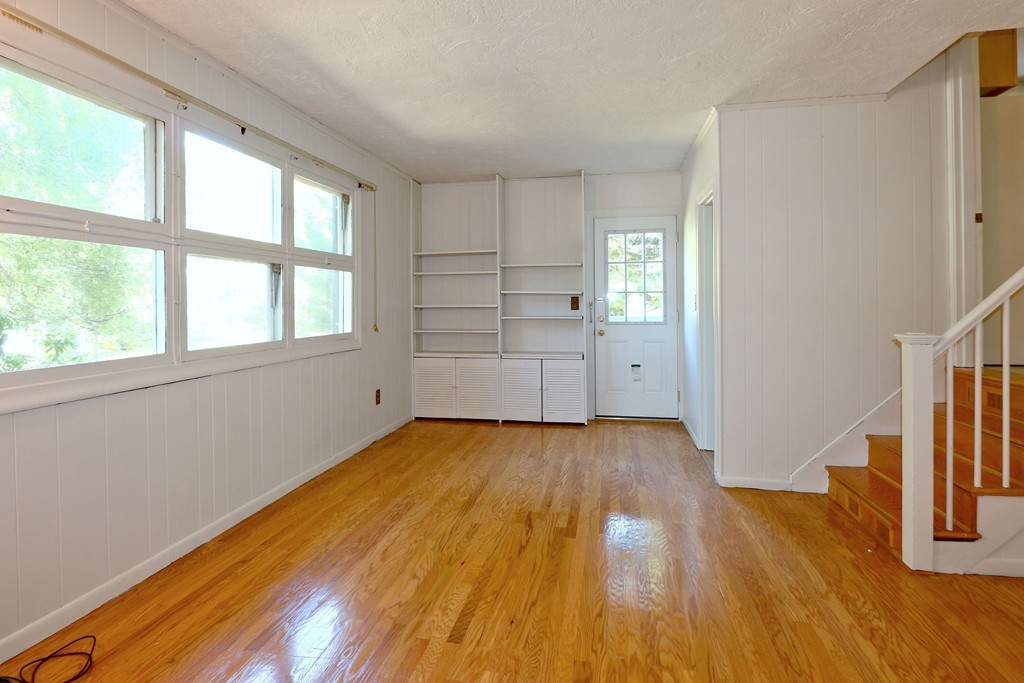 23 Brooks Road Wayland, MA 01778 - Photo 8 of 17 Gallery Image 8