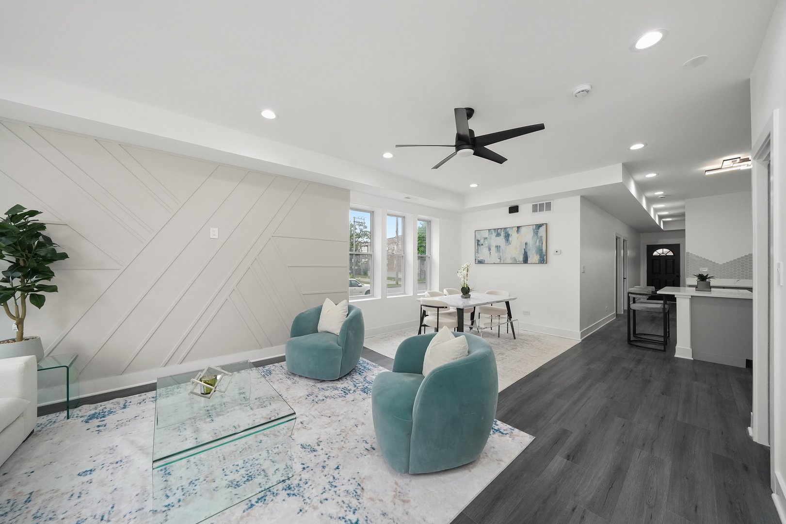 322 South Kostner Avenue Chicago, IL 60624 - Photo 3 of 35 a living room with furniture and wooden floor