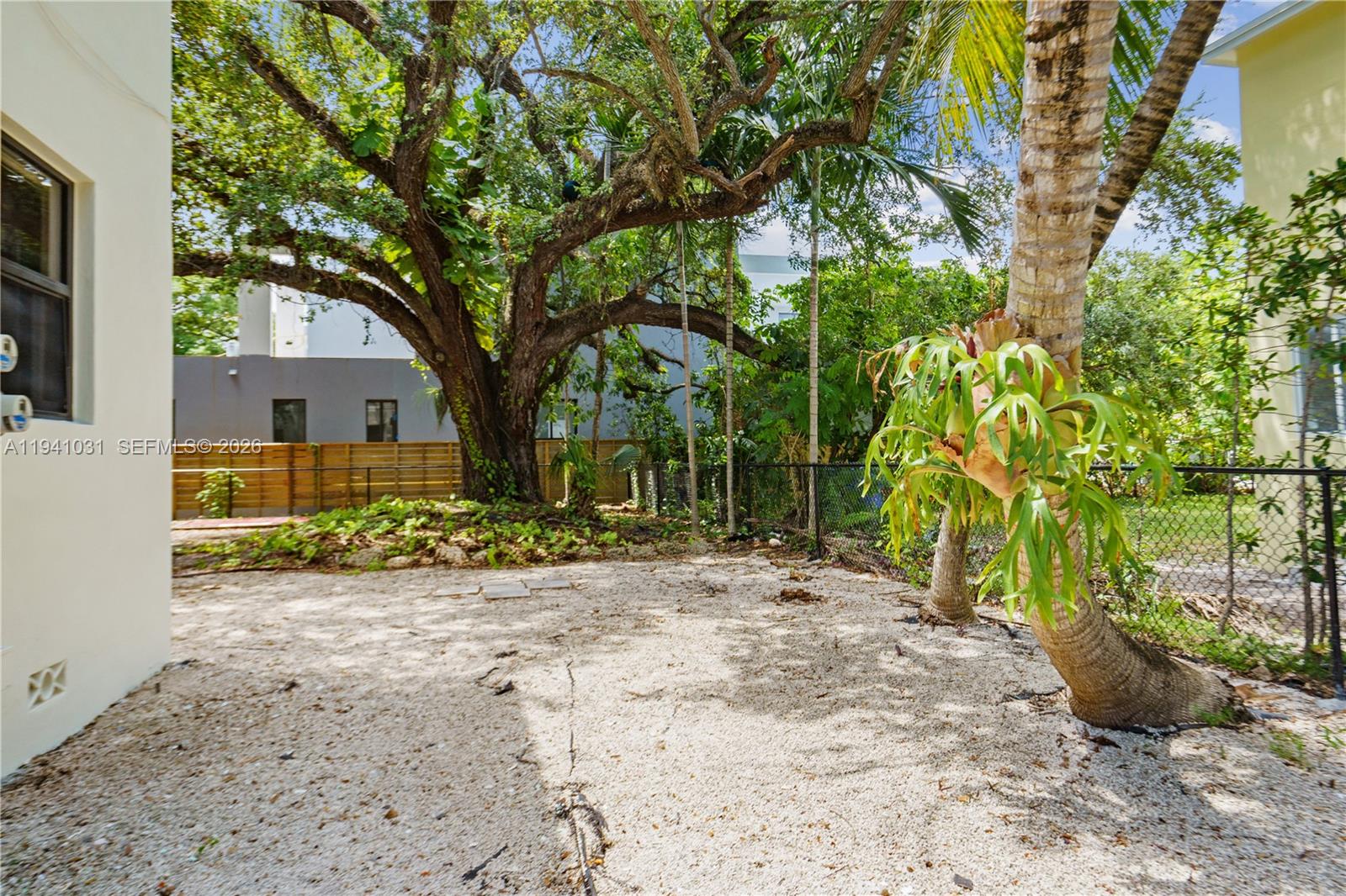 3202 Elizabeth Street, Unit 3202 Miami, FL 33133 - Photo 14 of 20