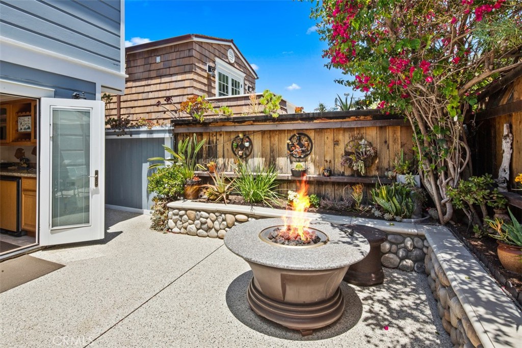 181 Sunset Terrace Laguna Beach, CA 92651 - Photo 17 of 54