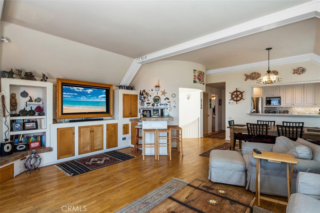 181 Sunset Terrace Laguna Beach, CA 92651 - Photo 39 of 54 Living Room/ TV Bar