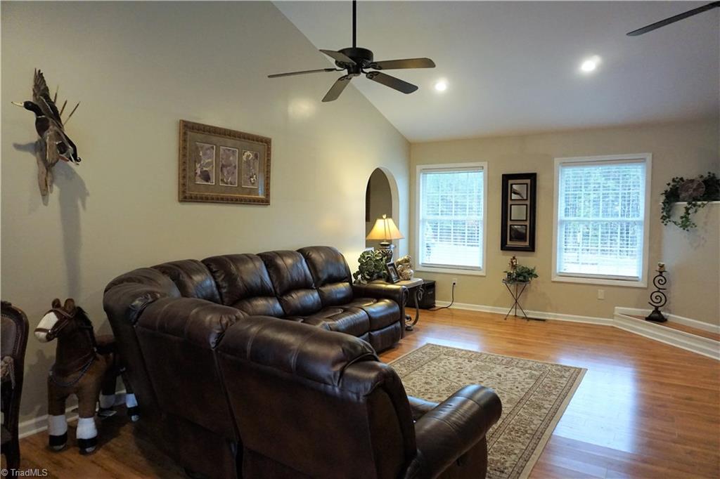 1215 Fox Hills Road Pinnacle, NC 27043 - Photo 6 of 18