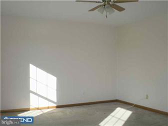 390 Nault Road Dover, DE 19904 - Photo 6 of 12 Living Room