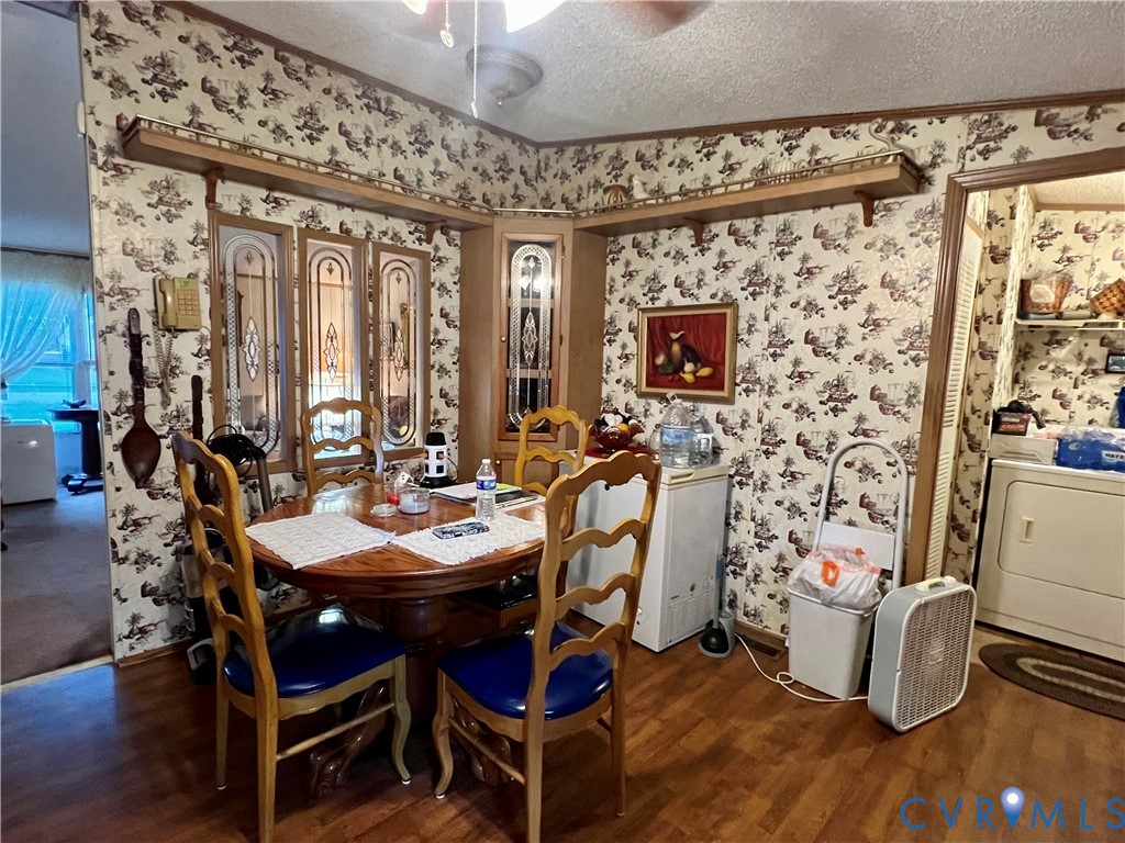 238 Samford Street Alberta, VA 23821 - Photo 6 of 10 Dining room featuring wallpapered walls, washer /