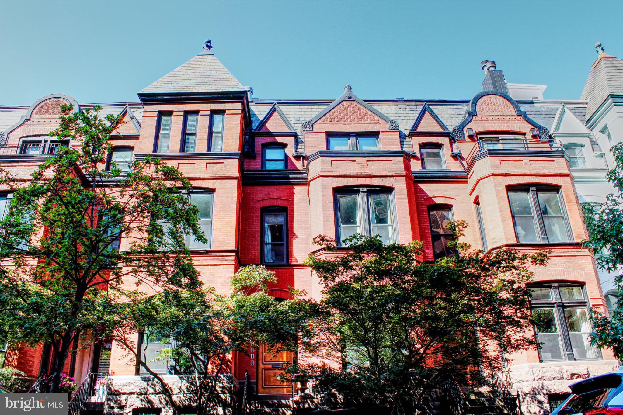front view of multiple houses