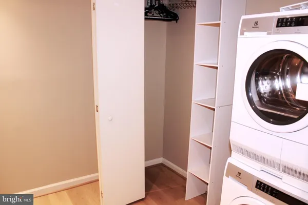 $2,400 | 1010 22nd Street Northwest, Unit B, Washington, DC 20037