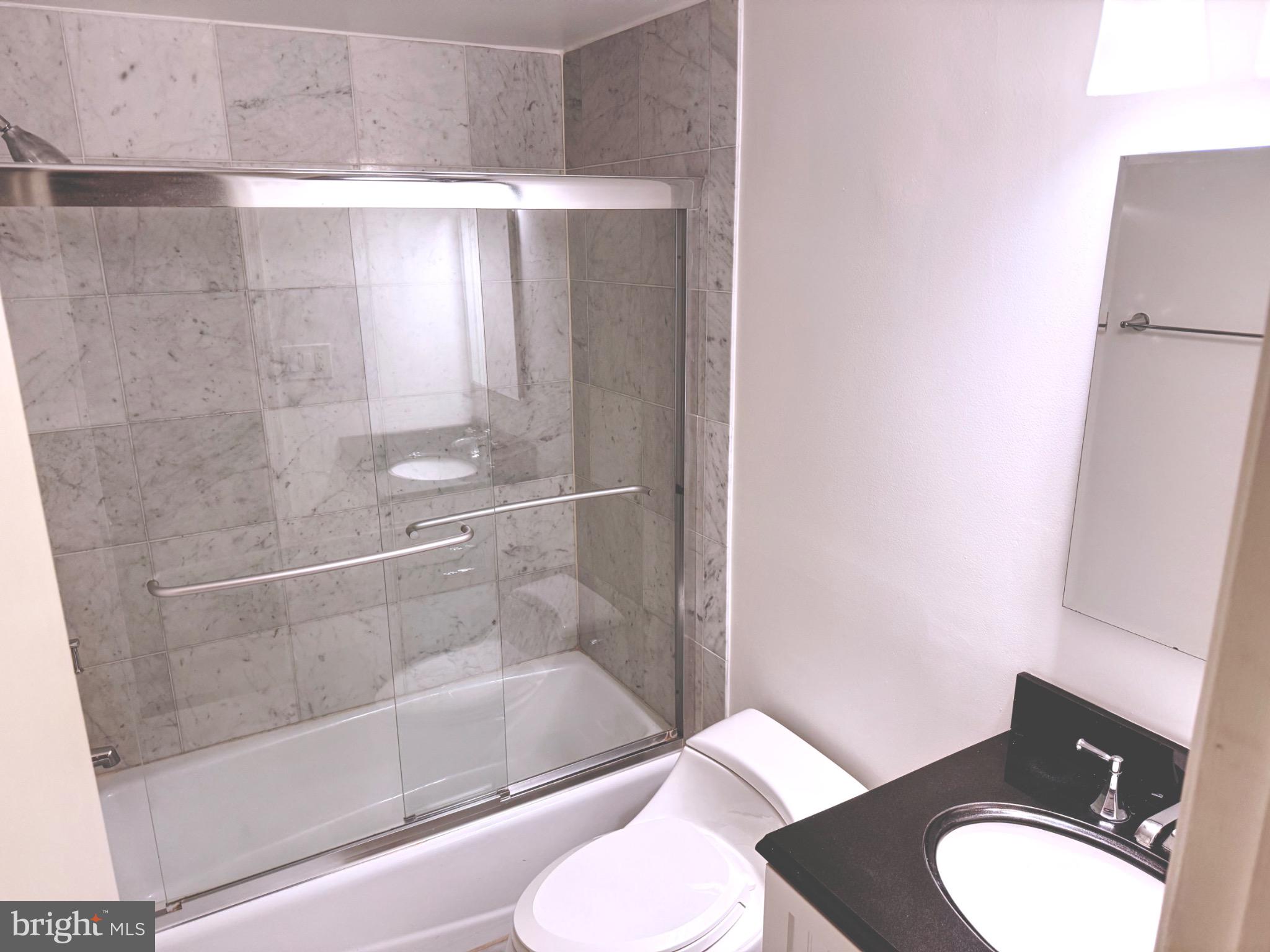 1010 22nd Street Northwest, Unit B Washington, DC 20037 - Photo 25 of 28 Bathroom