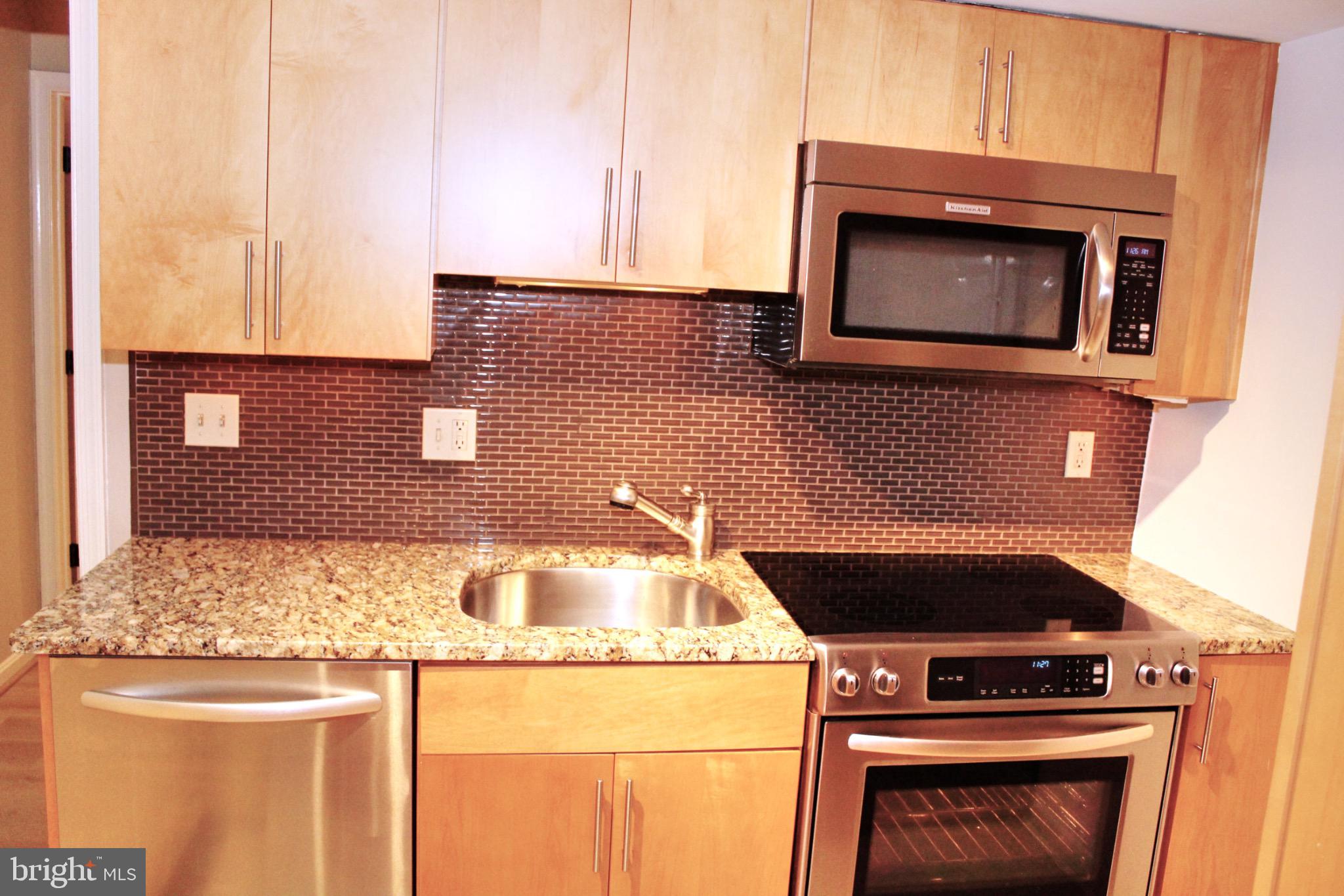 1010 22nd Street Northwest, Unit B Washington, DC 20037 - Photo 6 of 28 Kitchen
