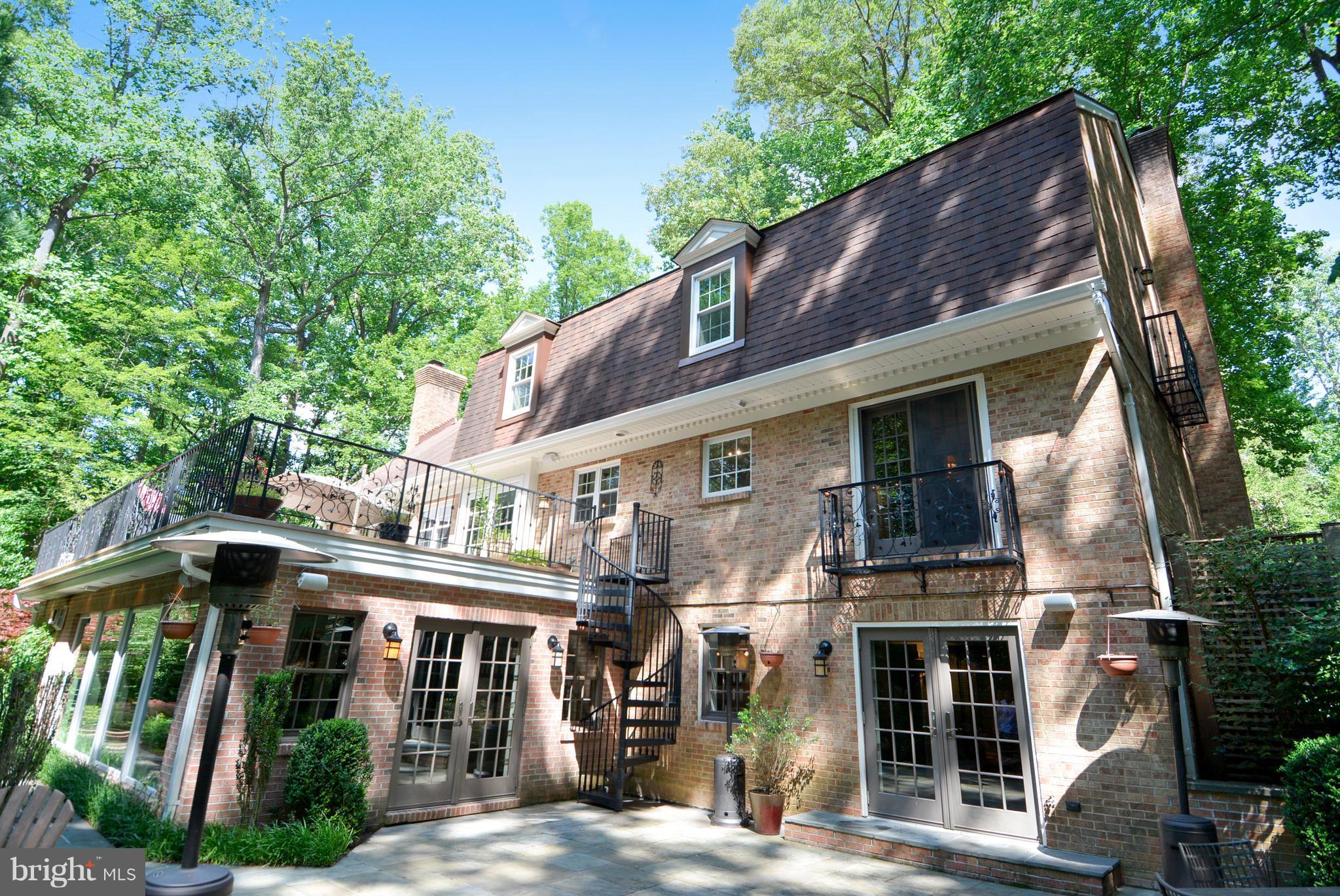 1688 Coventry Place Annapolis, MD 21401 - Photo 14 of 30 a front view of house with a garden