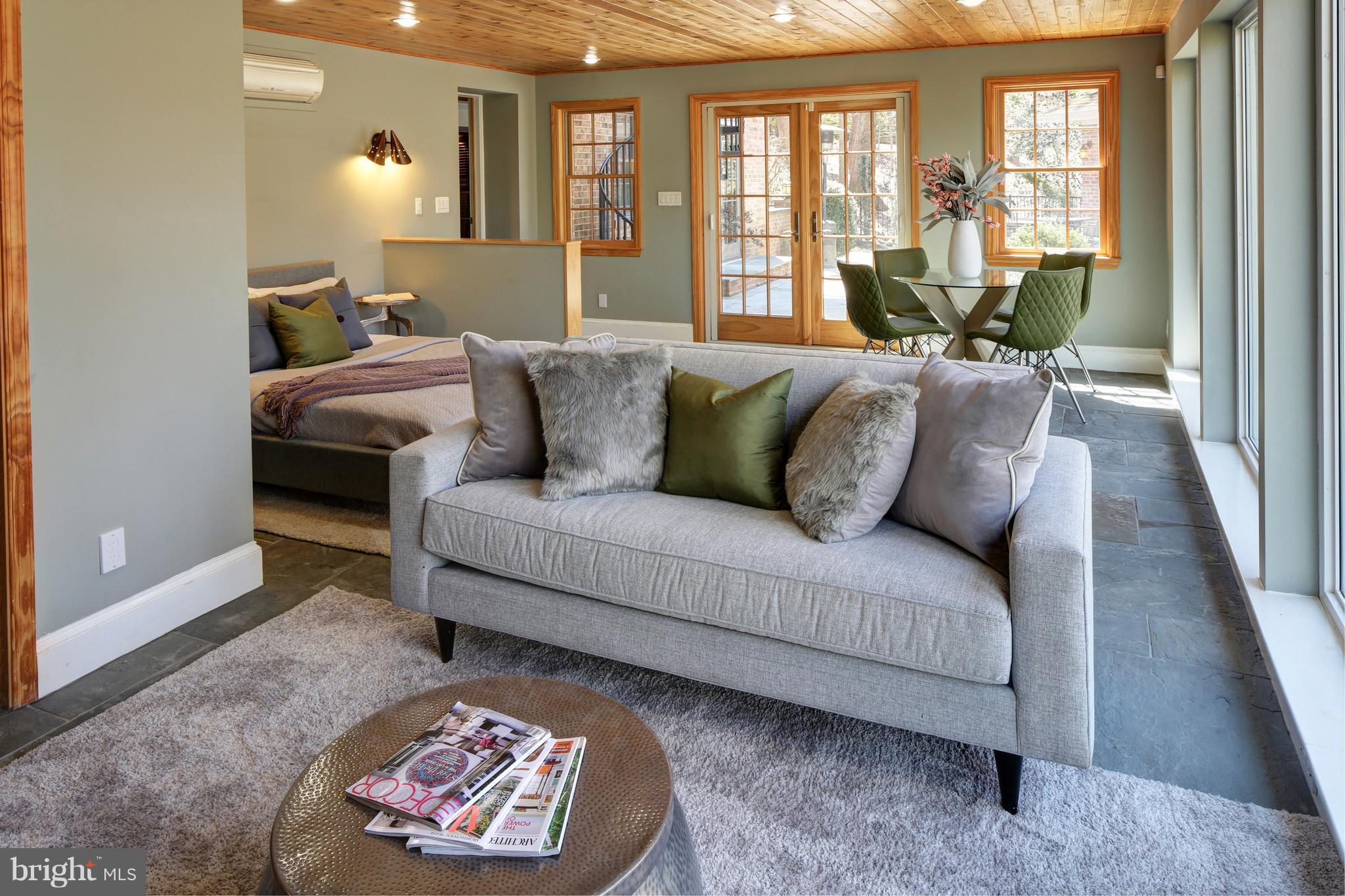 1688 Coventry Place Annapolis, MD 21401 - Photo 28 of 30 a living room with furniture and a large window