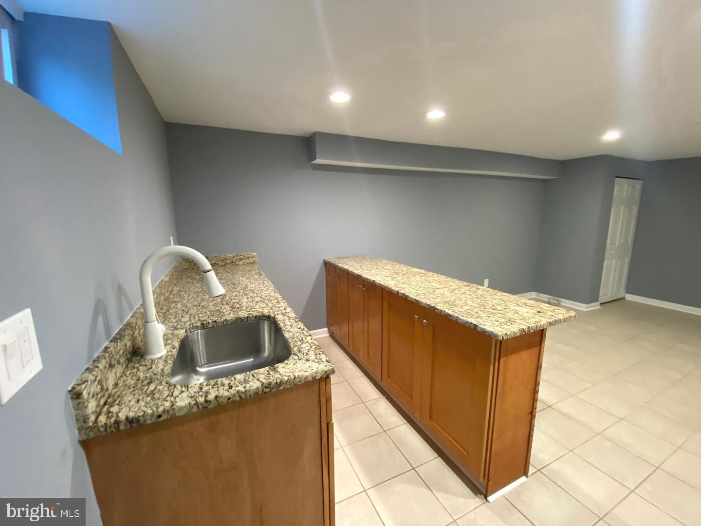 11005 Amherst Avenue Silver Spring, MD 20902 - Photo 31 of 45 Basement Wet bar