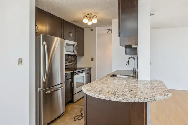 $4,000 | 1122 North Clark Street, Unit 3103, Chicago, IL 60610