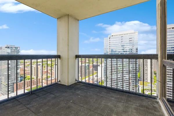 $4,000 | 1122 North Clark Street, Unit 3103, Chicago, IL 60610