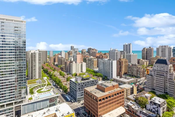 $4,000 | 1122 North Clark Street, Unit 3103, Chicago, IL 60610