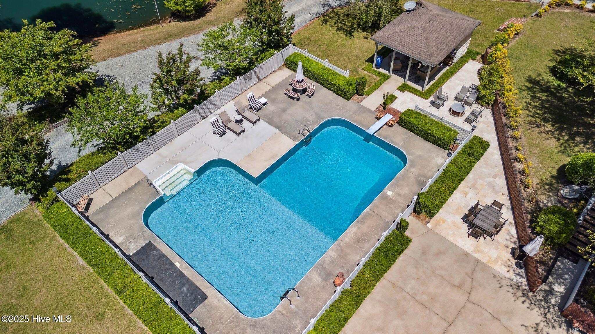 1336 McCaskill Road Carthage, NC 28327 - Photo 59 of 88 45,000-gallon saltwater pool (new liner and pump 2024)