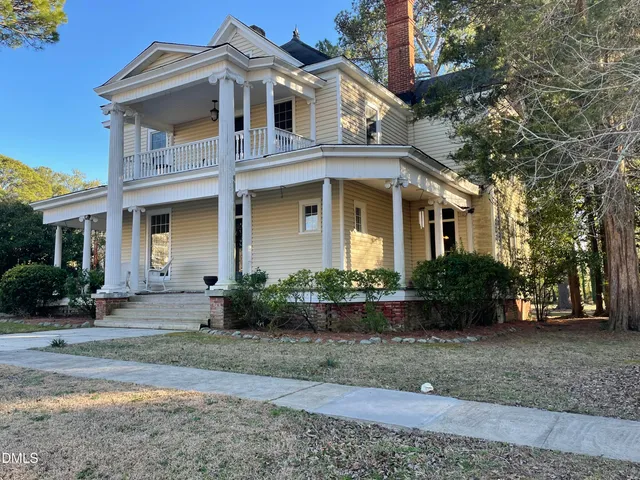 $322,500 | 204 Bailey Avenue, Kenly, NC 27542