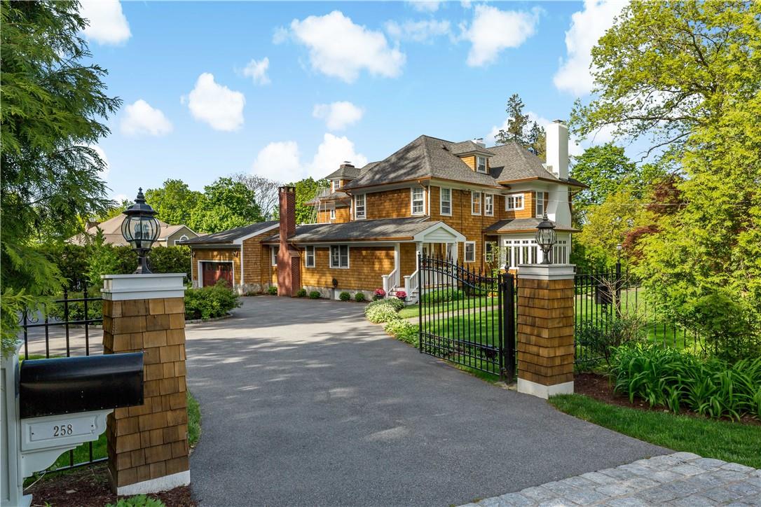 Welcome to this beautiful home with amazing curb appeal in the Village of Briarcliff Manor. Walk to town, close to Briarcliff Schools, all major transportation including the Scarborough Train Station, shopping and restaurants. 45 minute commute to NYC!