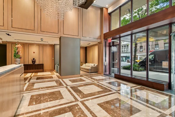 $12,500 | 250 East 53rd Street, Unit 2801 | Midtown East