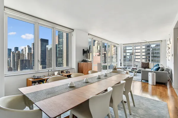 $12,500 | 250 East 53rd Street, Unit 2801 | Midtown East