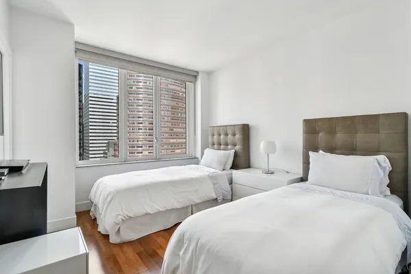 $12,500 | 250 East 53rd Street, Unit 2801 | Midtown East