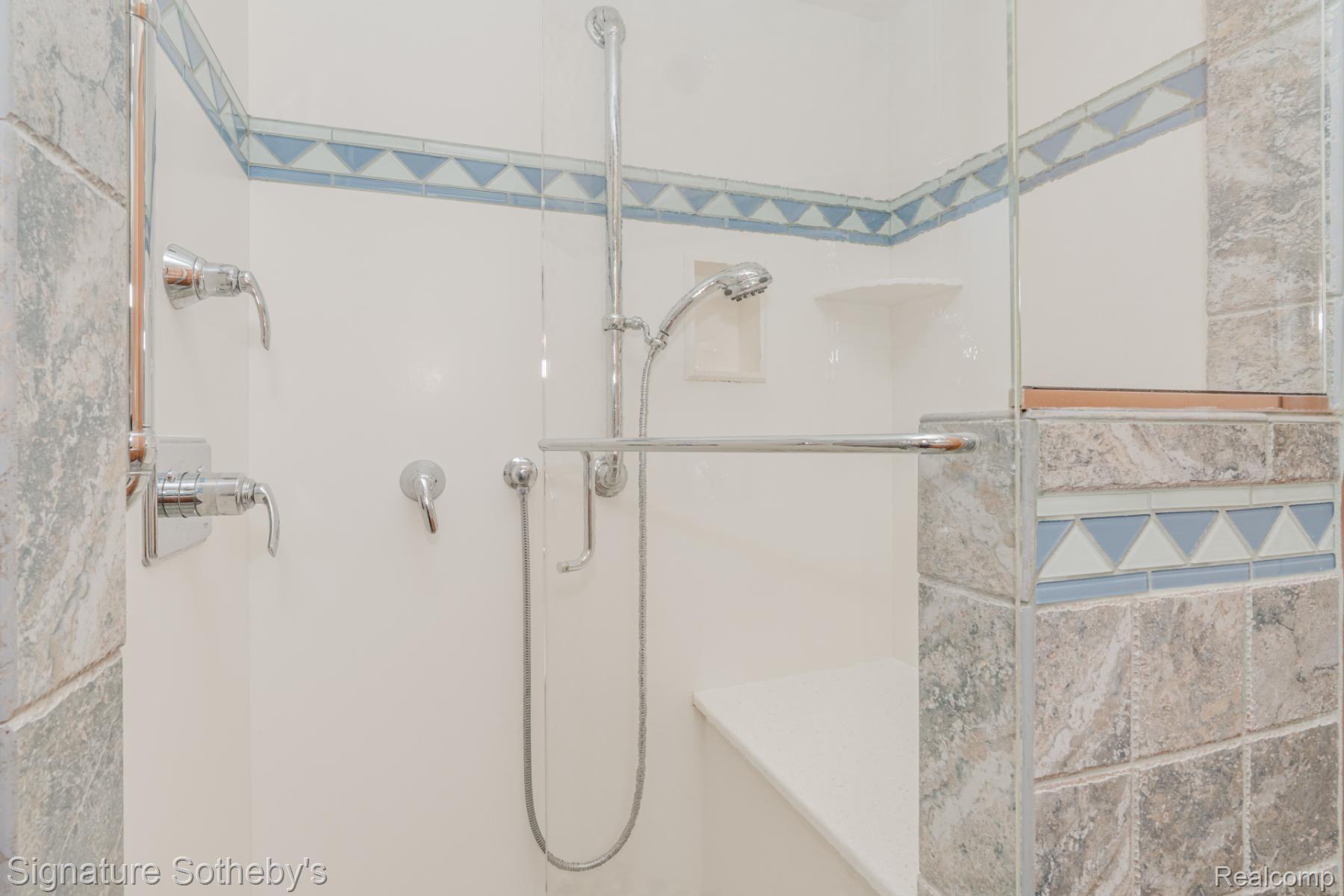 11416 East 13 Mile Road Warren, MI 48093 - Photo 51 of 94 Second full Bath