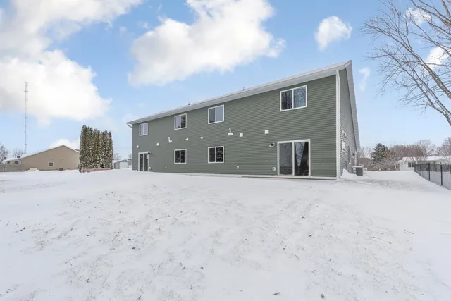 $319,900 | 512 B 1st Avenue Southwest, Hayfield, MN 55940