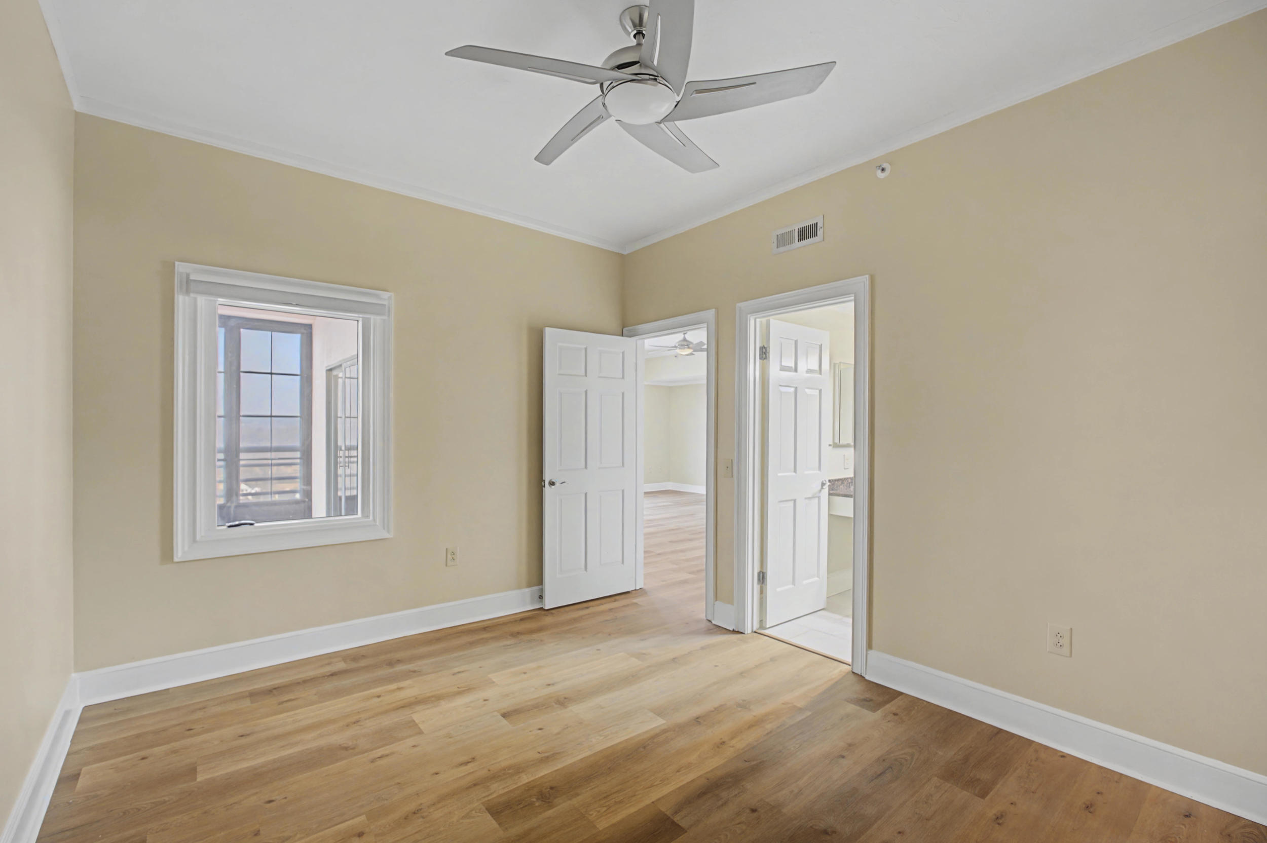 1 7th Street, Unit 1402 Augusta, GA 30901 - Photo 25 of 36 25_img_8807