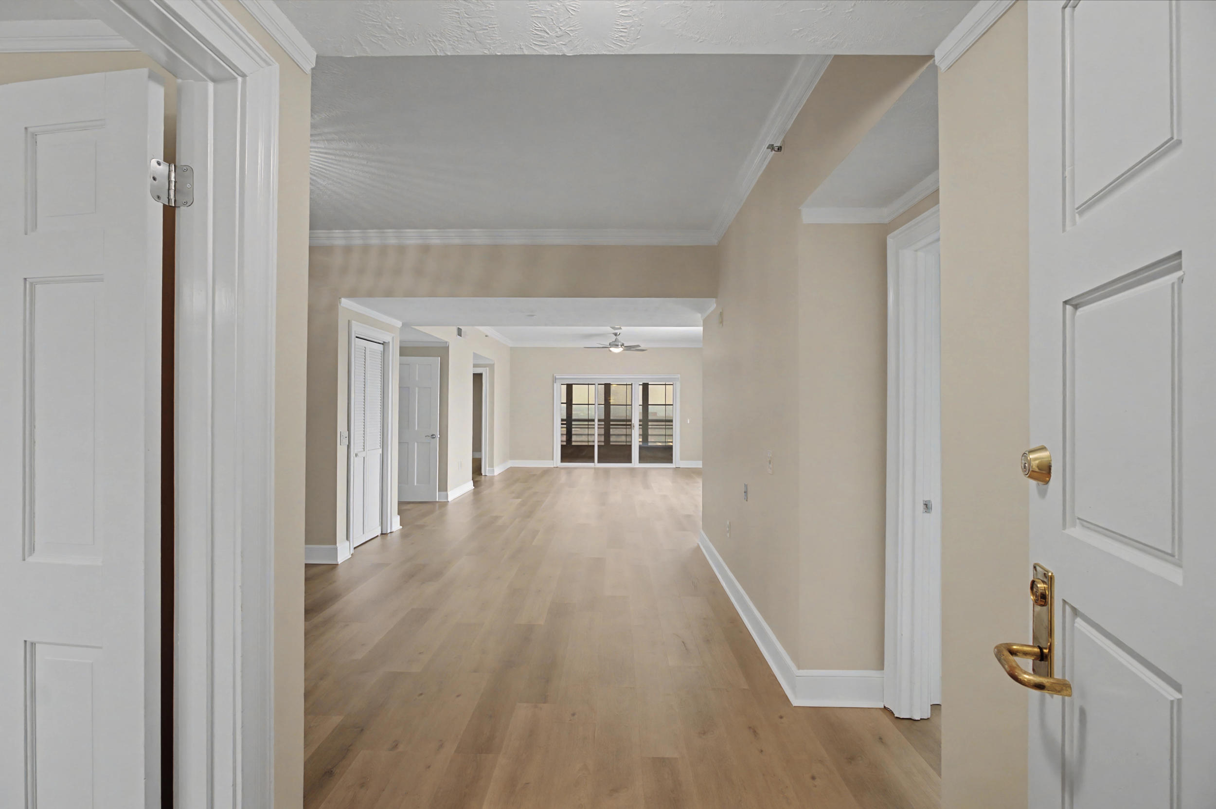 1 7th Street, Unit 1402 Augusta, GA 30901 - Photo 2 of 36 2_img_8731