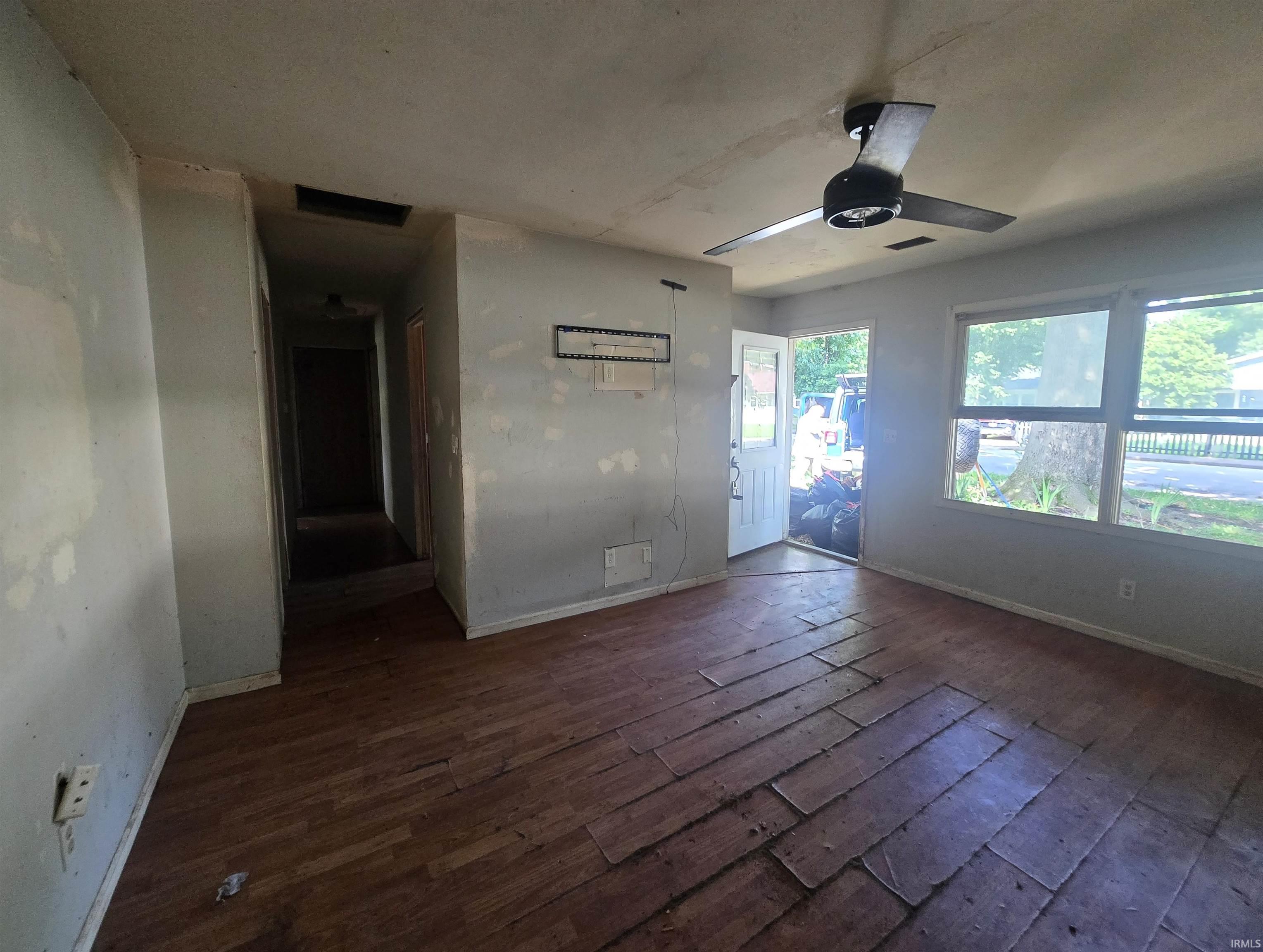 931 Line Street Evansville, IN 47713 - Photo 2 of 15