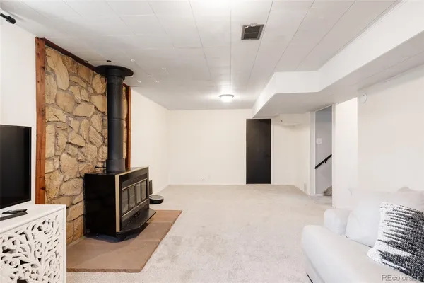$3,000 | 10516 Pearl Street, Northglenn, CO 80233