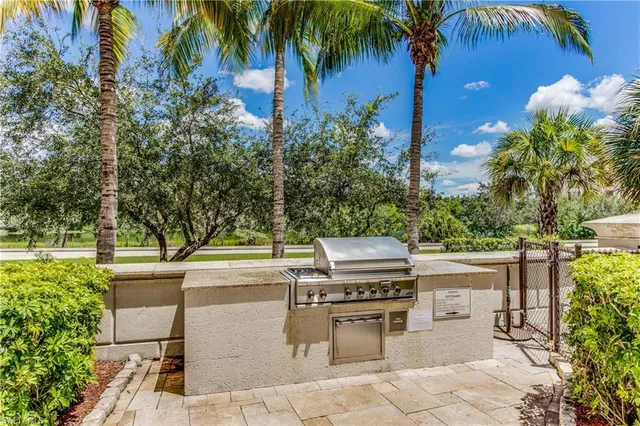 $419,900 | 23191 Fashion Drive, Unit 8212, Estero, FL 33928