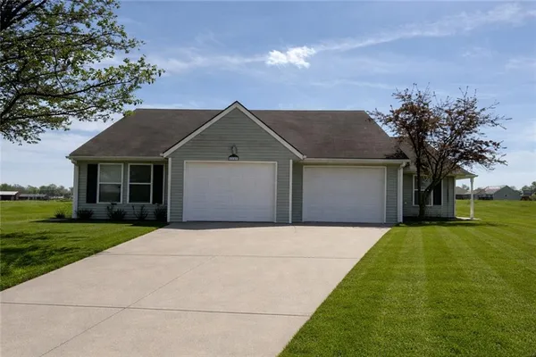 $260,000 | 1207 Willow Brook Drive, Cameron, MO 64429